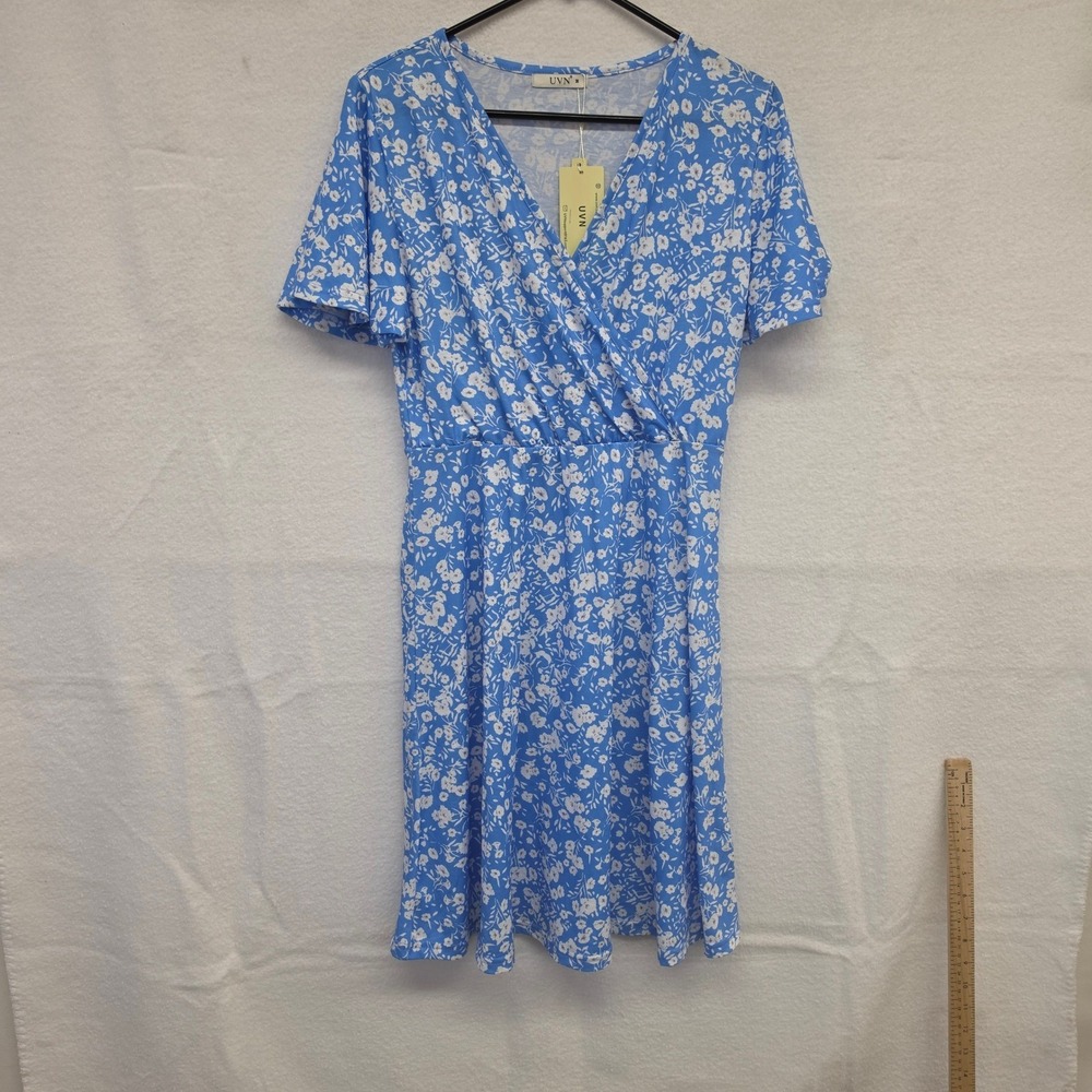 *NWT* UVN Blue White Floral Wrap V-Neck Short Sleeve Summer Dress Size M
